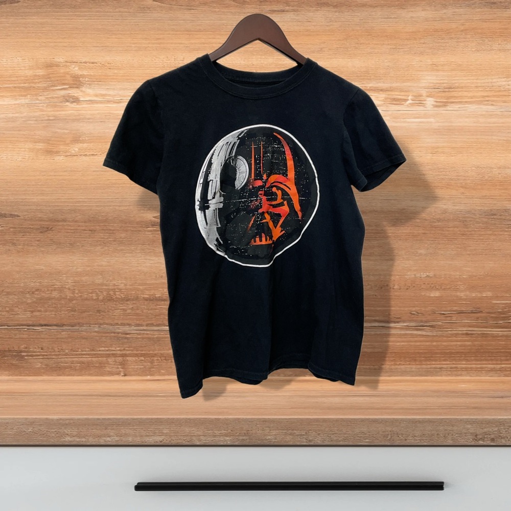 Guys Small STAR WARS Death Star/Darth Vader Graphic T-Shirt